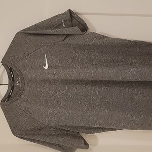 Nike  dri fit tee upf 40